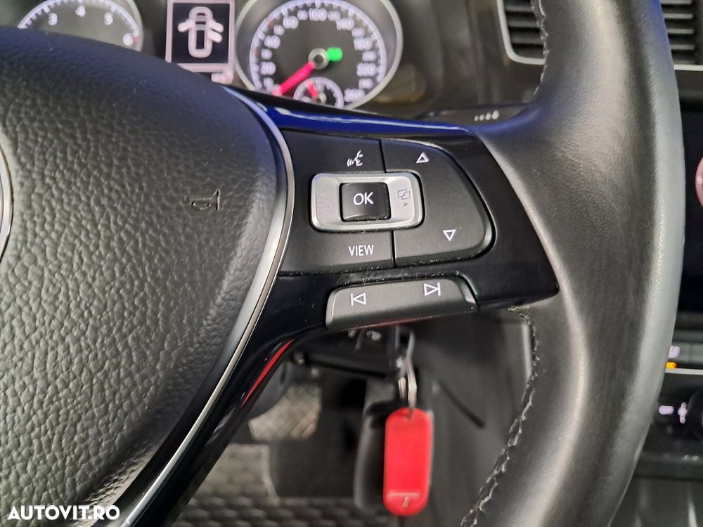 Volkswagen Golf - 10