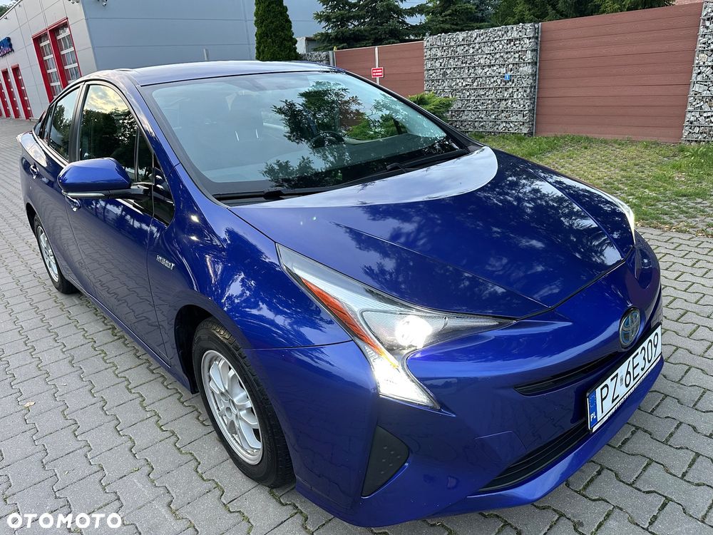 Toyota Prius - 4