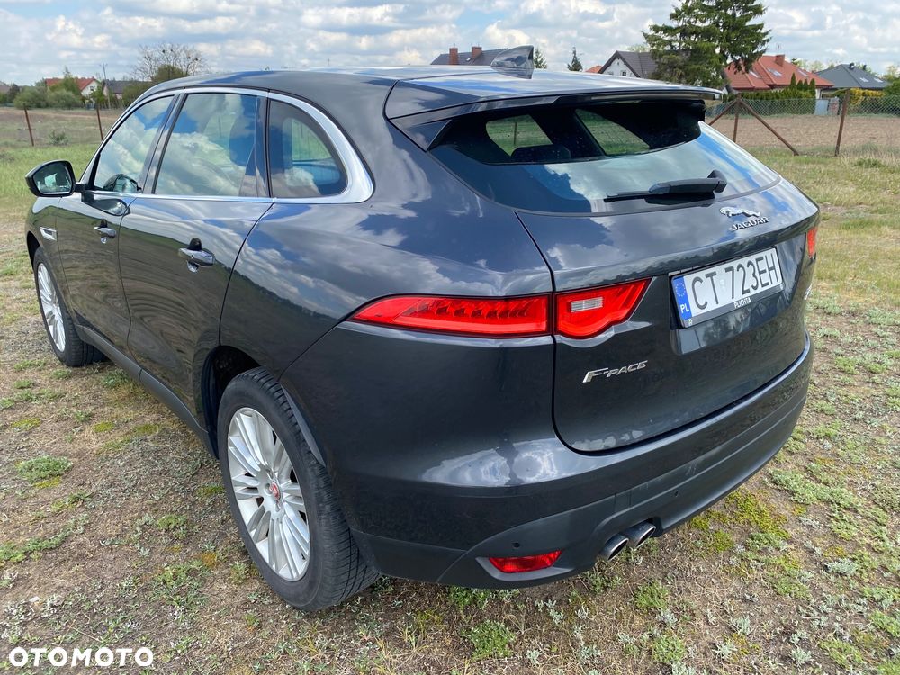Jaguar F-Pace - 5