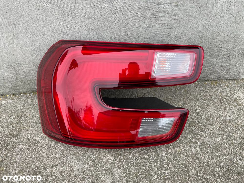LAMPA TYLNA LEWA CITROEN C4 GRAND PICASSO II  2013-- NOWA AL - 1
