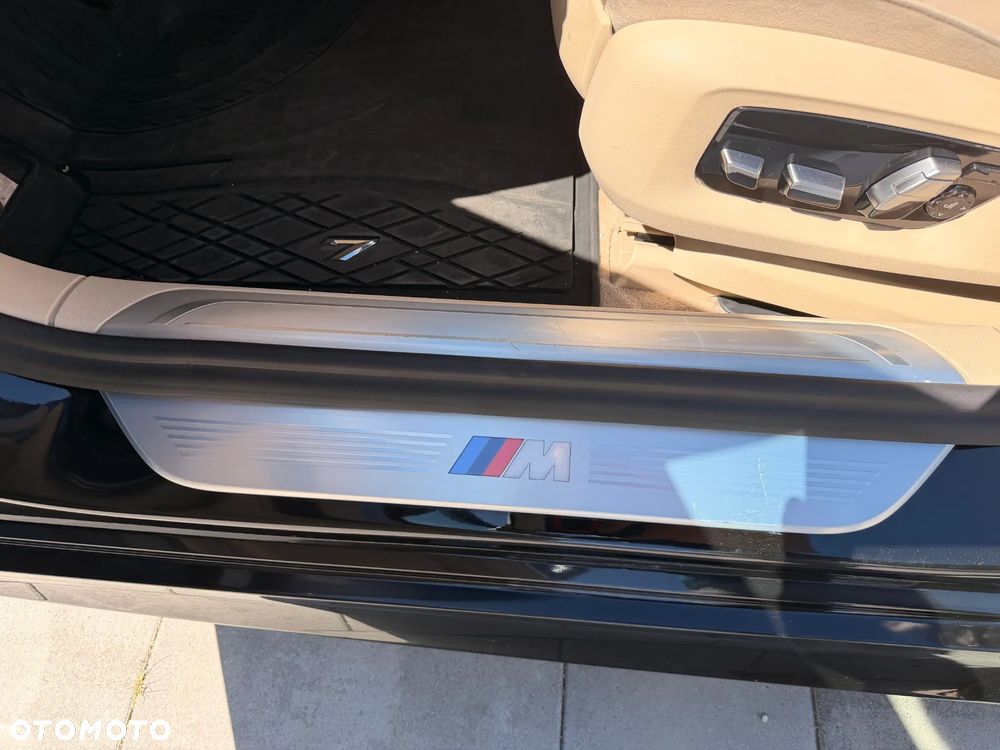 BMW Seria 7 740d xDrive - 32