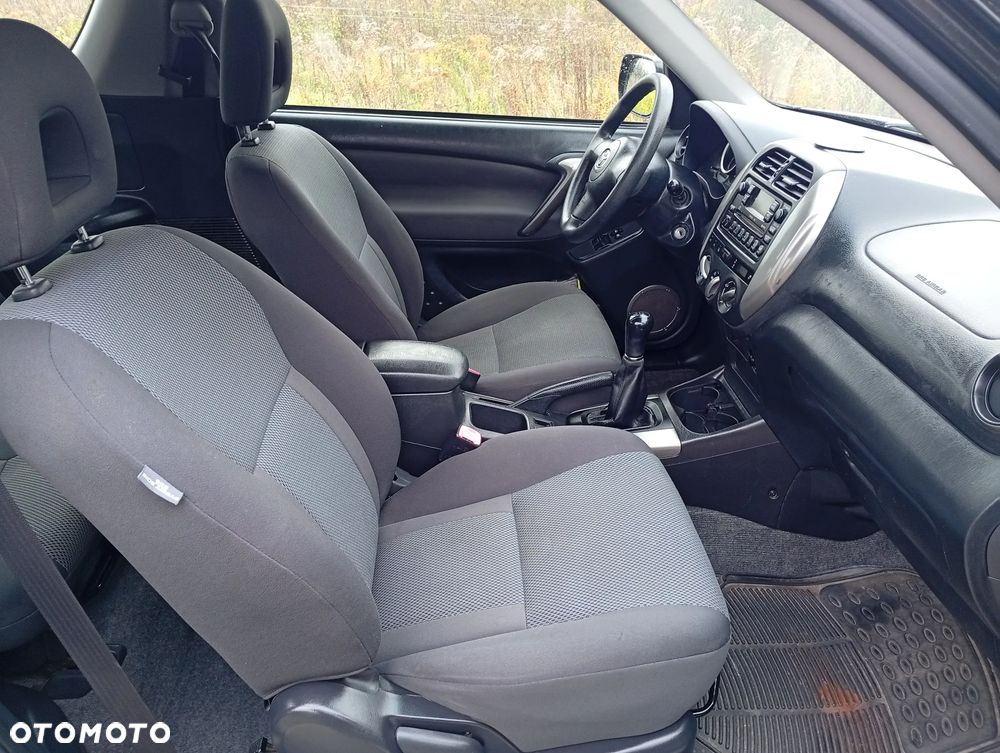 Toyota RAV4 - 6