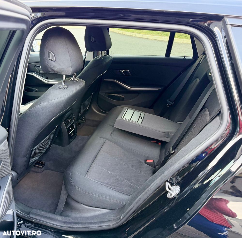 BMW Seria 3 320d Touring Aut. Sport Line - 9