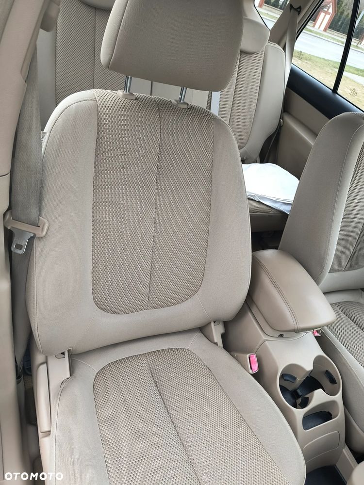 Kia Carens 2.0 CRDi Voyage - 12