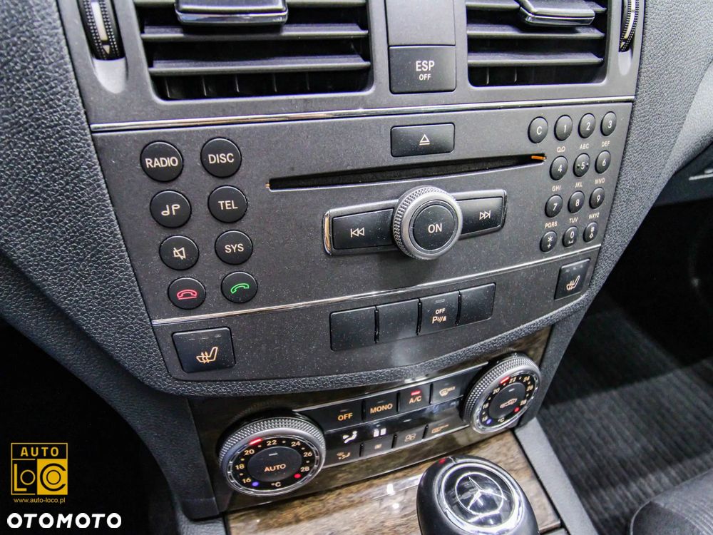 Mercedes-Benz Klasa C 180 CGI Automatik BlueEFFICIENCY Elegance - 19