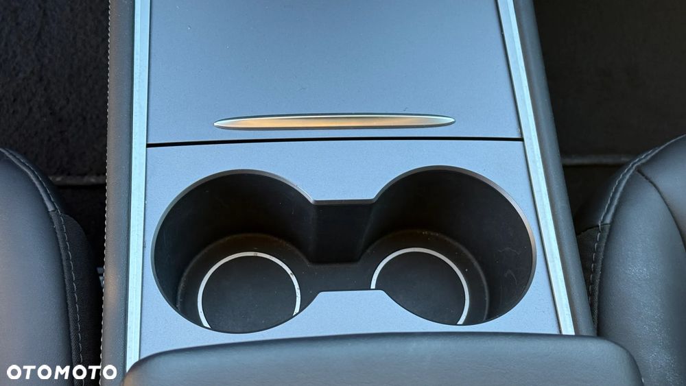 Tesla Model 3 Langstreckenbatterie Allradantrieb Dual Motor - 19