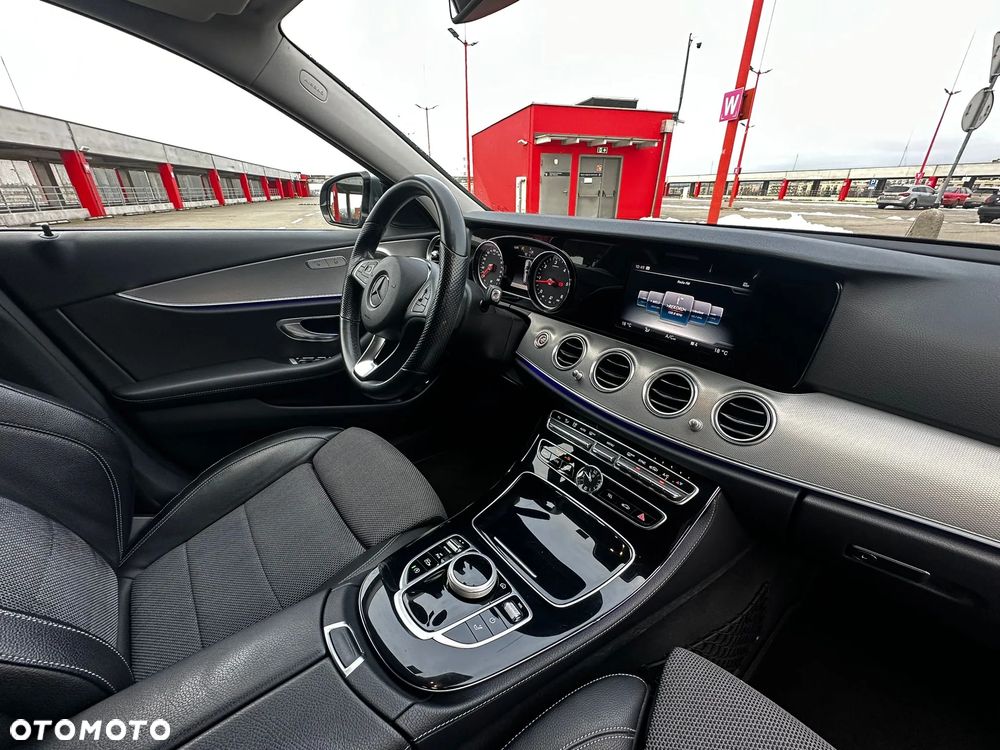 Mercedes-Benz Klasa E 220 d 9G-TRONIC - 18