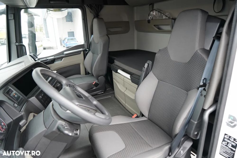 MAN TGX 26.520 / 6x2 / 9.3 M CORTINĂ / ACOPERIȘ RIDICABIL / AXĂ RIDICABILĂ / DIRECȚIE / NOU - 26