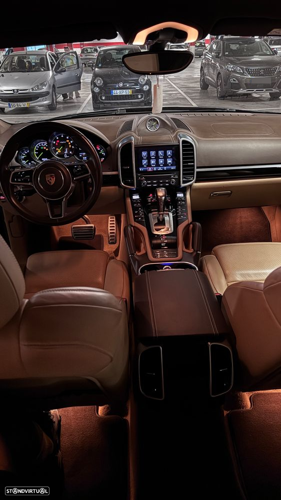 Porsche Cayenne S E-Hybrid - 37
