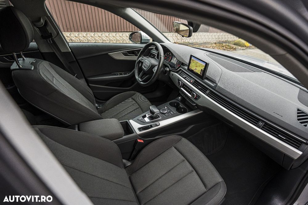 Audi A4 Avant 35 TDI S tronic design - 28