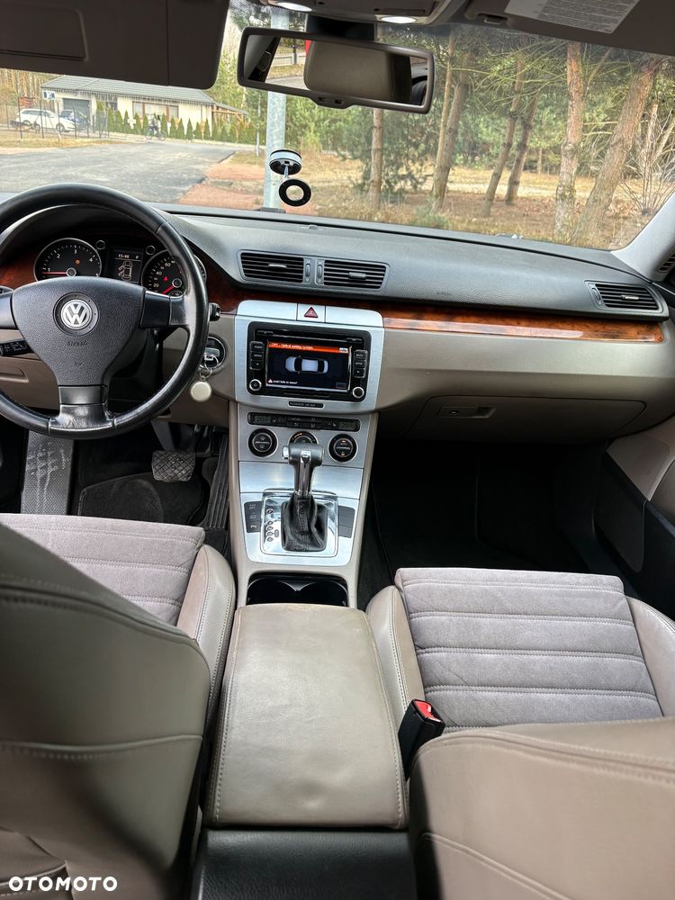 Volkswagen Passat 2.0 TDI DPF DSG Highline - 8