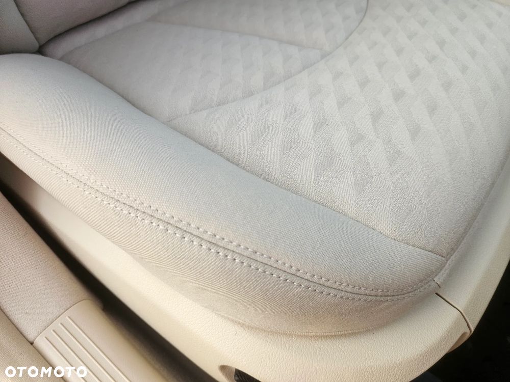 Mercedes-Benz Klasa E 320 Classic - 34