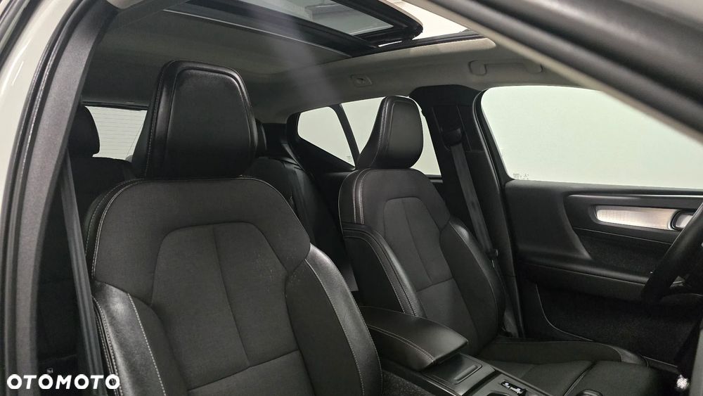 Volvo XC 40 D3 SCR R-Design - 19