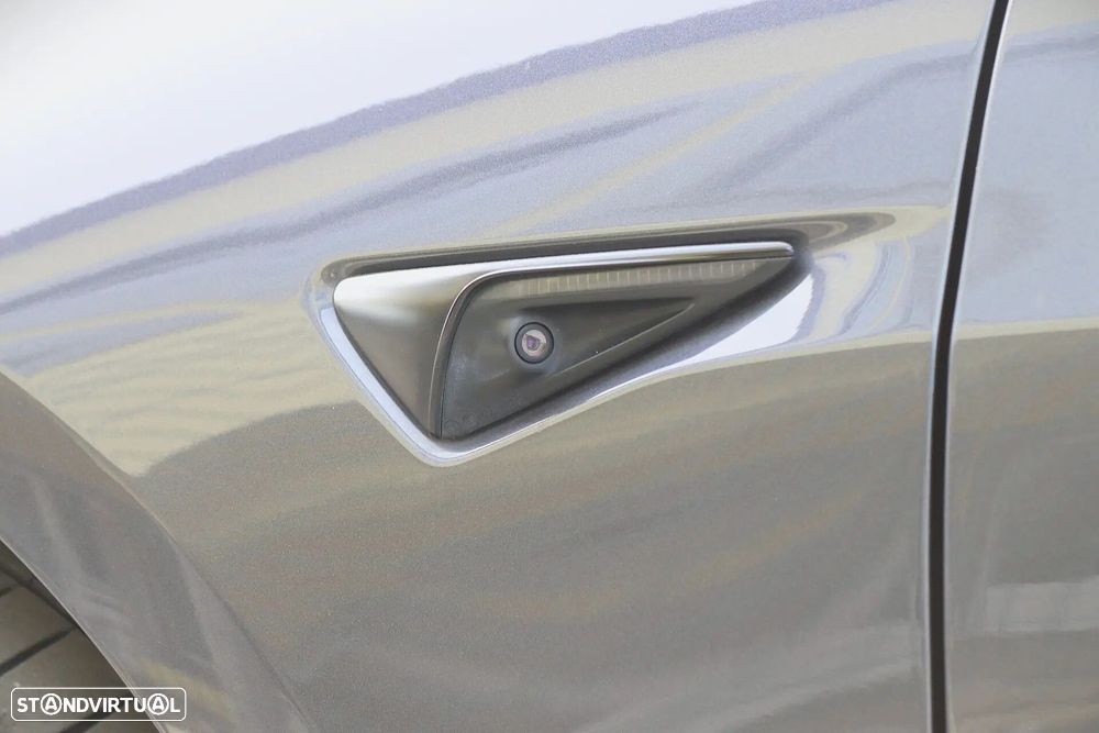 Tesla Model 3 Long-Range Dual Motor AWD - 14