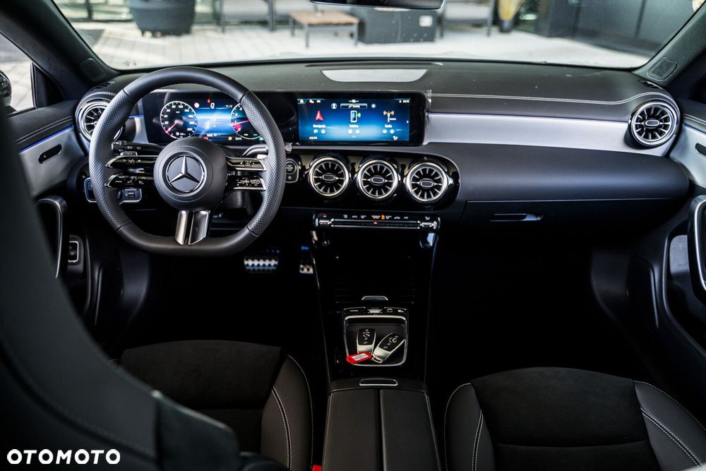 Mercedes-Benz CLA - 17