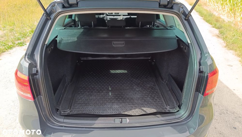 Volkswagen Passat 2.0 TDI Comfortline - 23