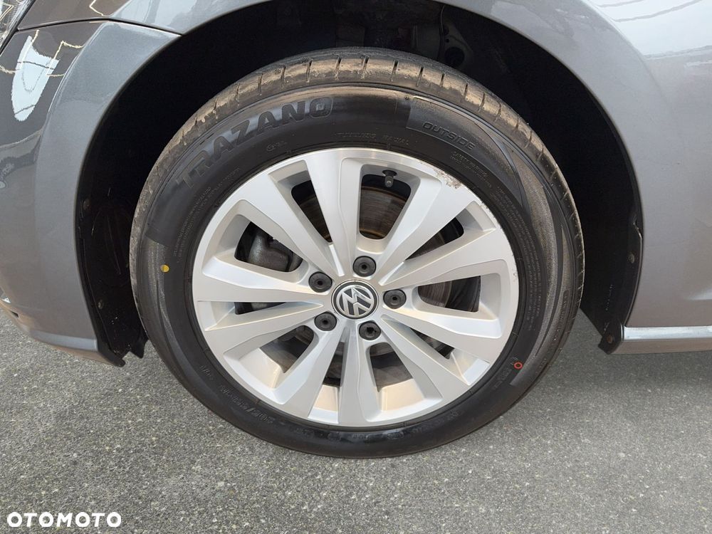 Volkswagen Golf Variant - 11