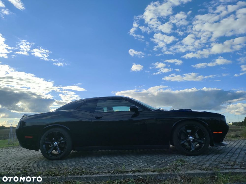 Dodge Challenger - 5