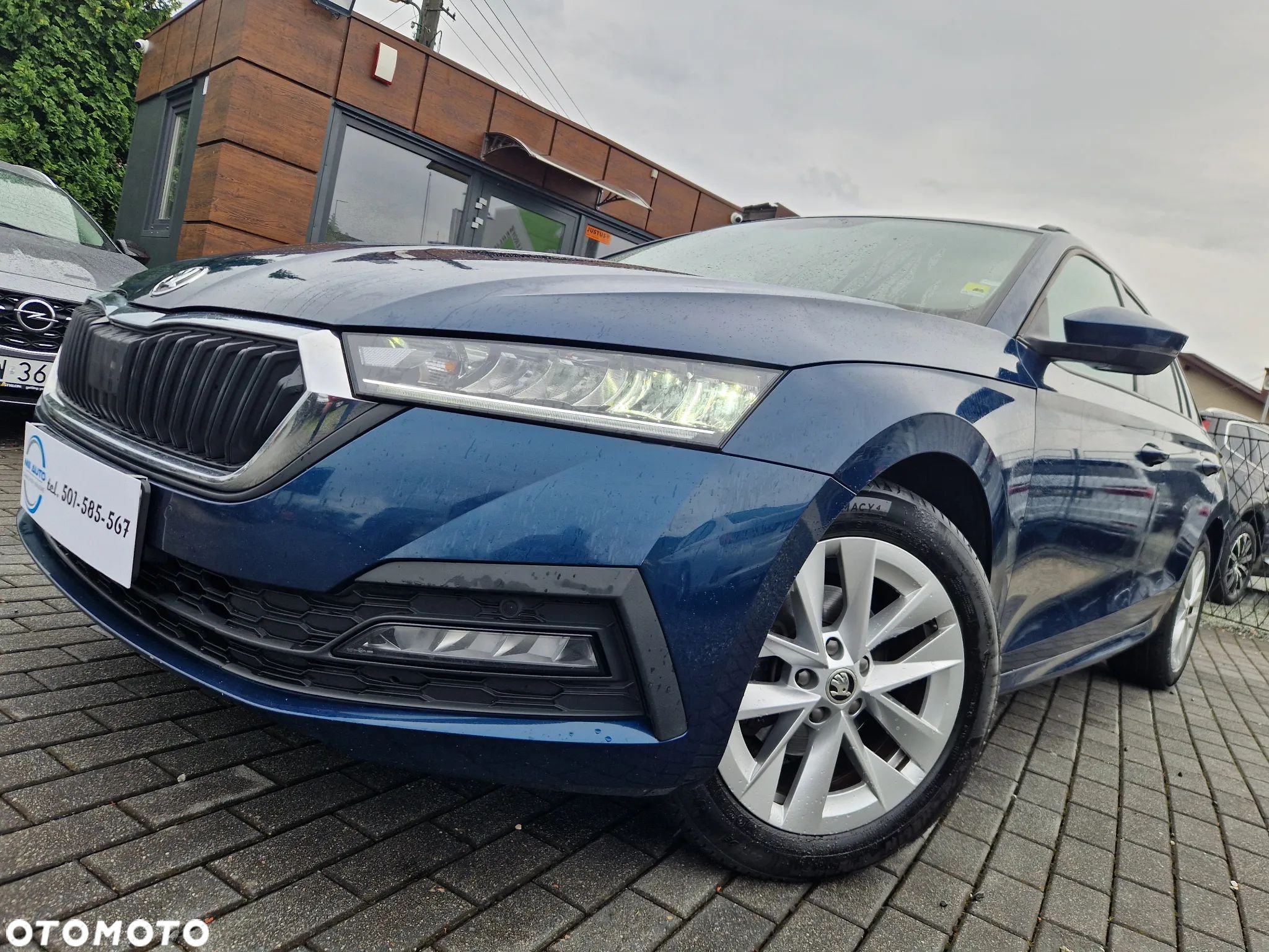 Skoda Octavia 2.0 TDI Ambition DSG - 1