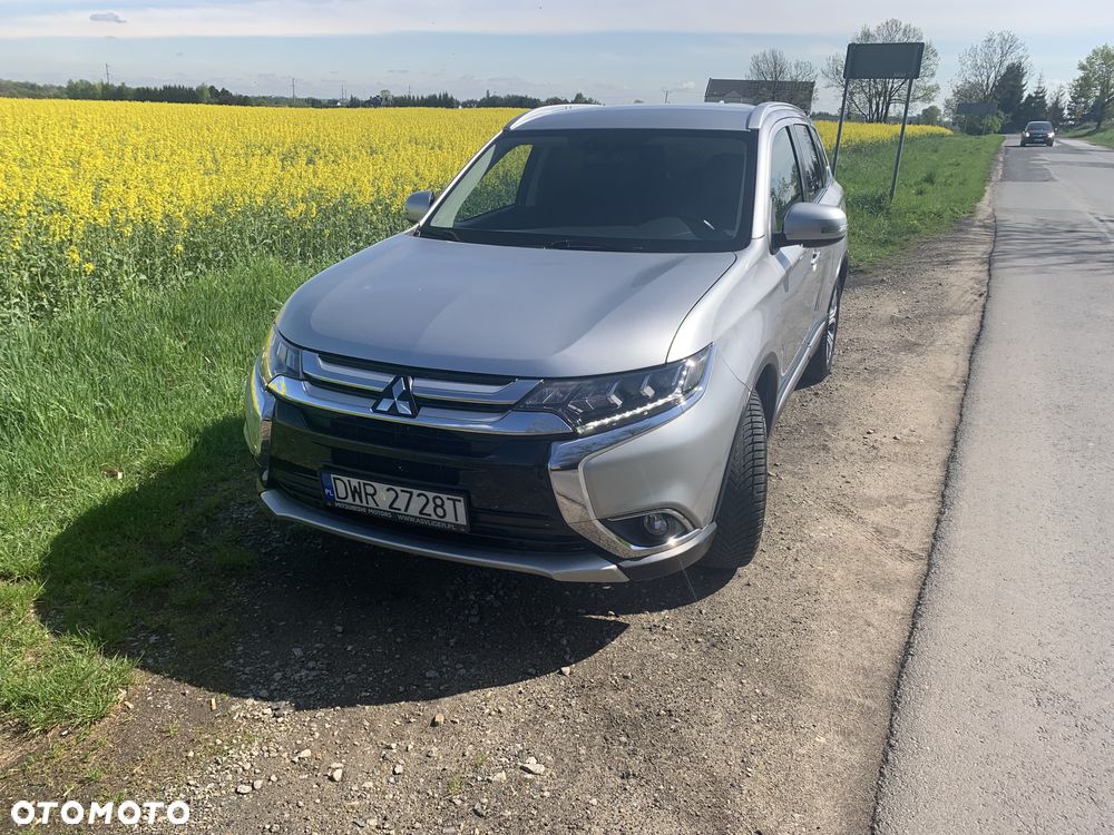 Mitsubishi Outlander - 2