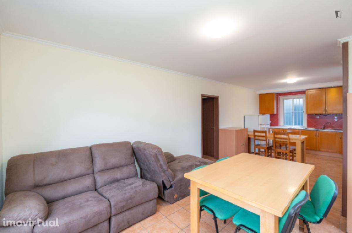 Quarto - localizado em São Martinho de Bispo Coimbra - Grande imagem: 3/21