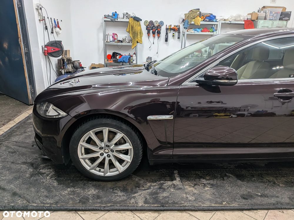 Jaguar XF 2.2 D Portfolio - 14