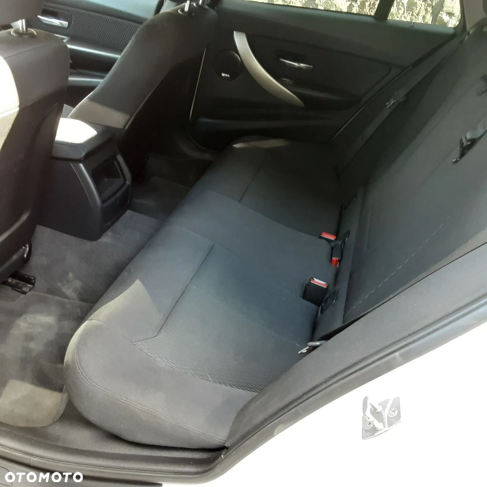 BMW Seria 3 - 18