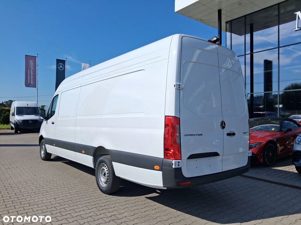 Mercedes-Benz Sprinter - 12
