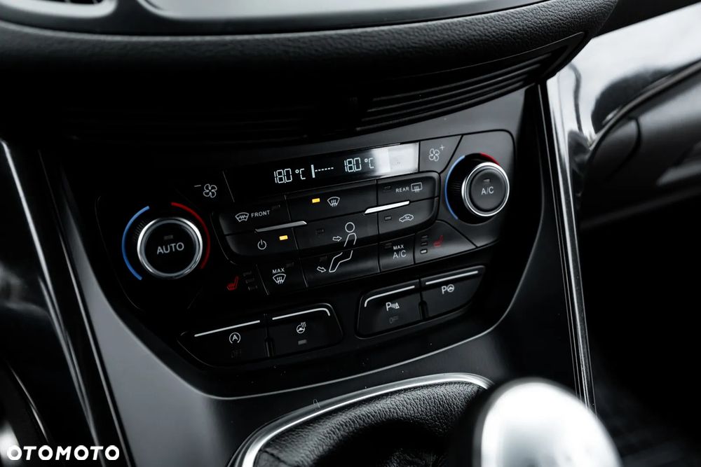 Ford Kuga 1.5 EcoBoost 2x4 ST-Line - 32