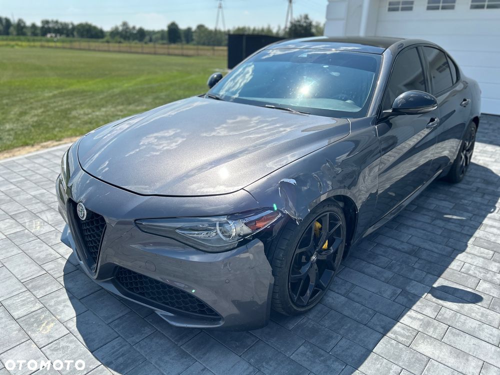 Alfa Romeo Giulia 2.0 Turbo TI Q4 - 15