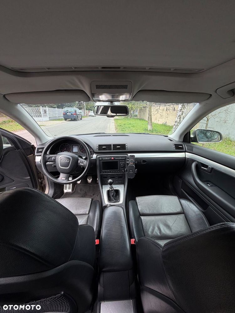 Audi A4 Avant 2.0T FSI - 12