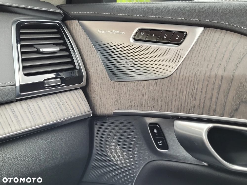 Volvo XC 90 - 22