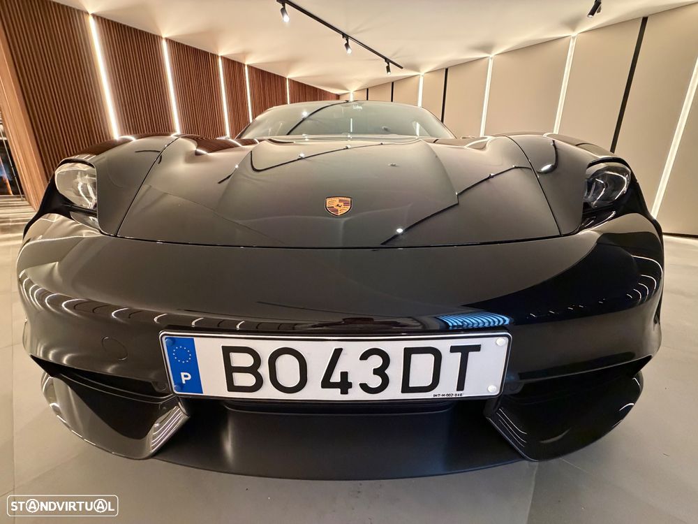 Porsche Taycan GTS - 17