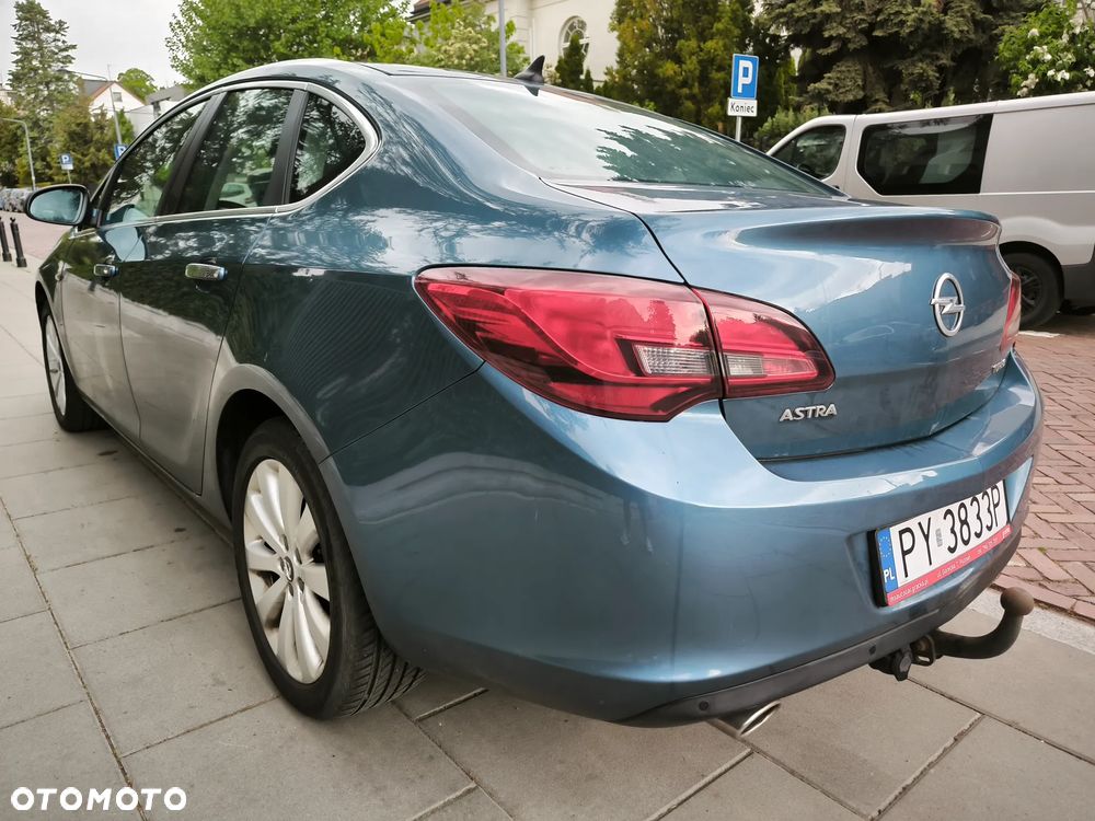 Opel Astra 1.4 Turbo - 4