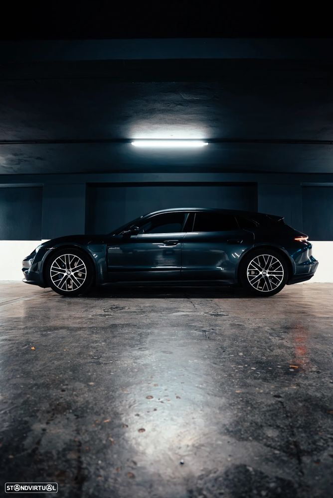 Porsche Taycan Sport Turismo - 2