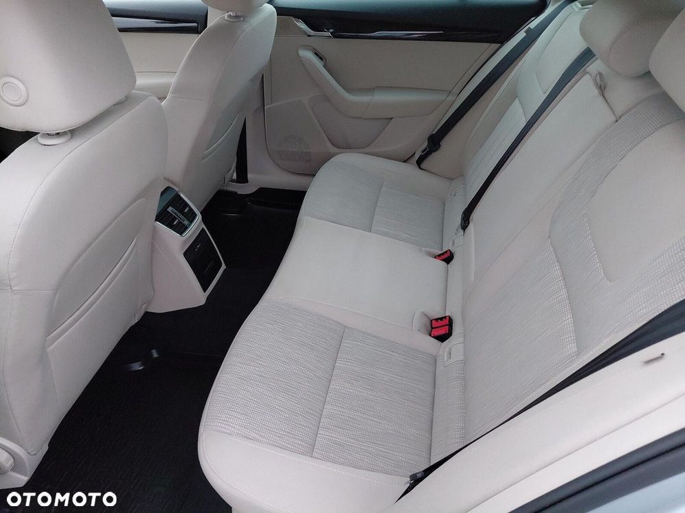 Skoda Octavia 1.8 TSI 4x4 Style DSG - 12