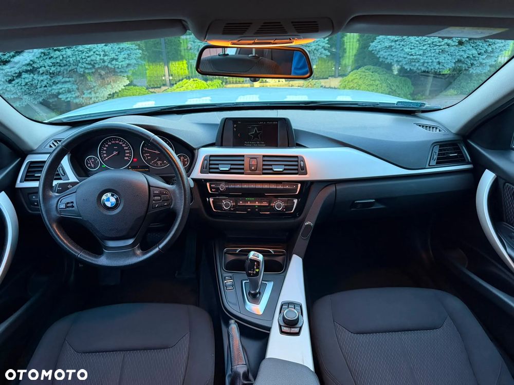 BMW Seria 3 318i Advantage - 31