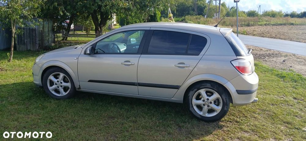 Opel Astra 2006 photo 2