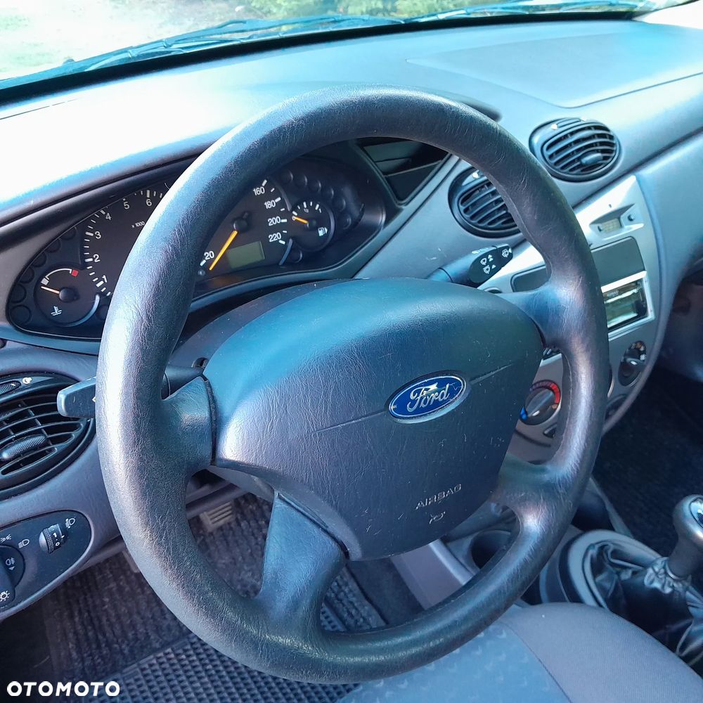 Ford Focus 1.4 Ambiente - 9