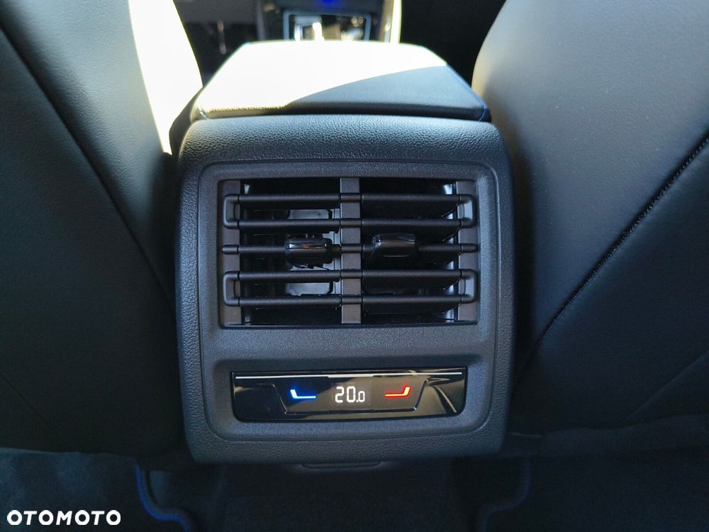 Volkswagen Golf Variant - 30
