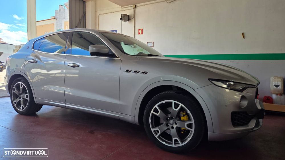 Maserati Levante 3.0 V6 - 3