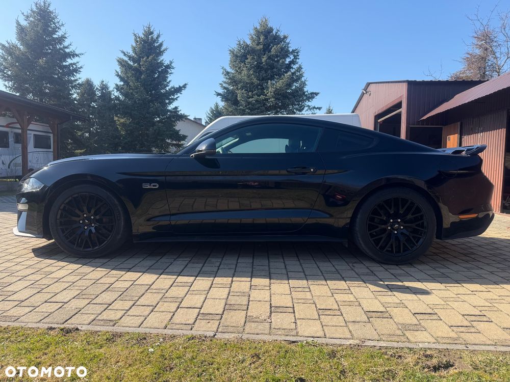 Ford Mustang - 4