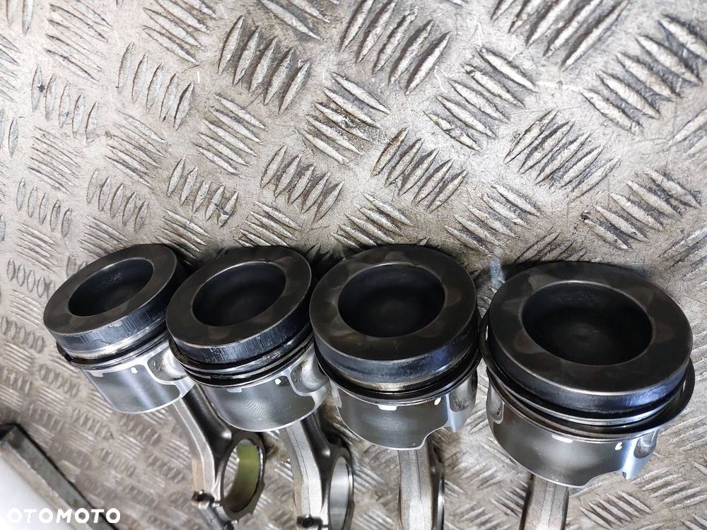 TŁOK + KORBOWÓD KOMPLET AUDI A3 8P 2.0 TDI - 4