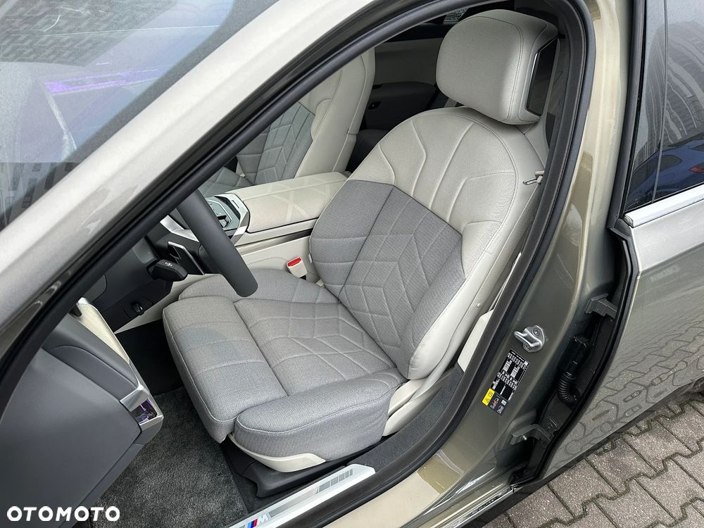 BMW i7 105.7kWh xDrive60 M Sport - 9