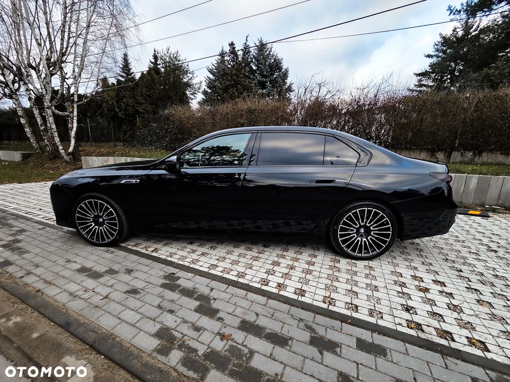 BMW i7 - 11