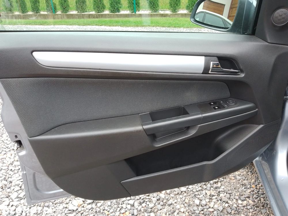 Opel Astra 1.6 Caravan - 15