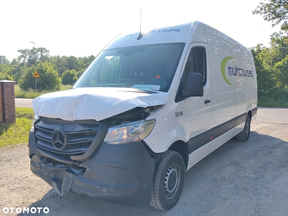 Mercedes-Benz Sprinter - 2