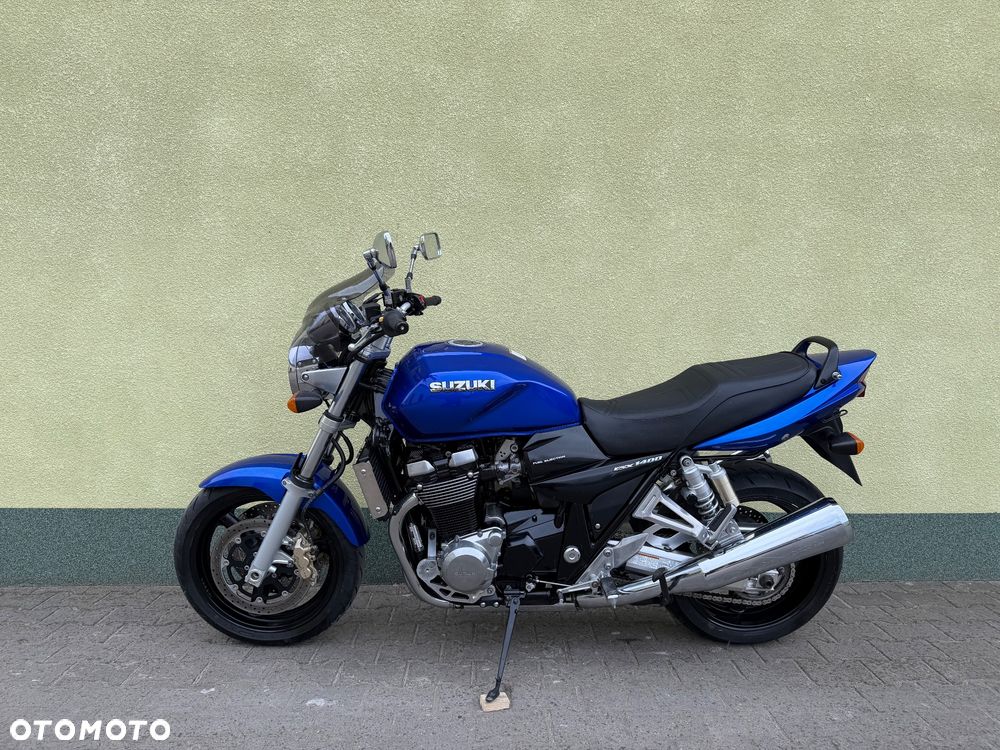 Suzuki GSX - 26