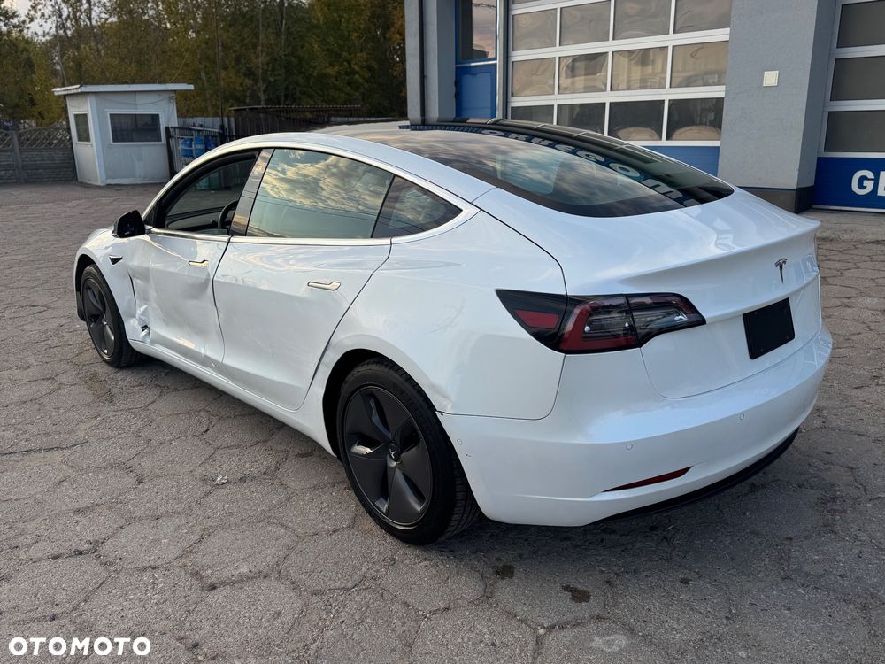 Tesla Model 3 - 7