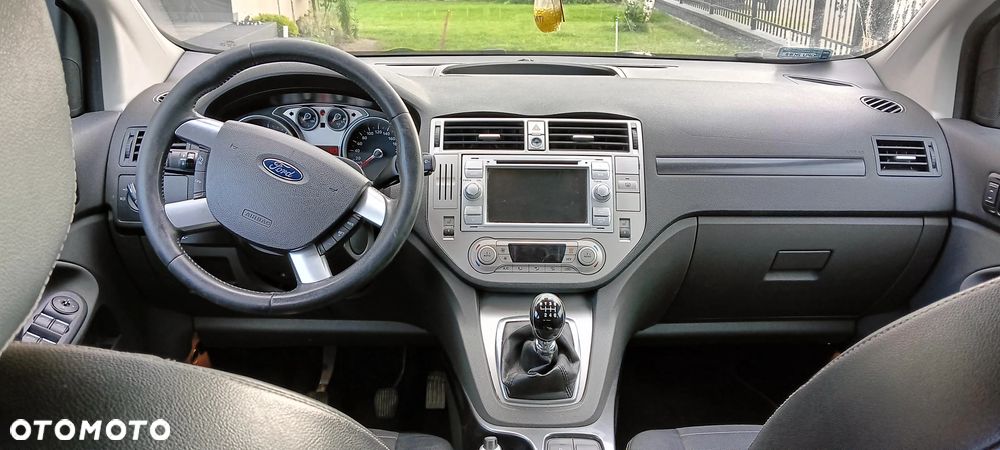 Ford Kuga 2.0 TDCi 2x4 Titanium - 5